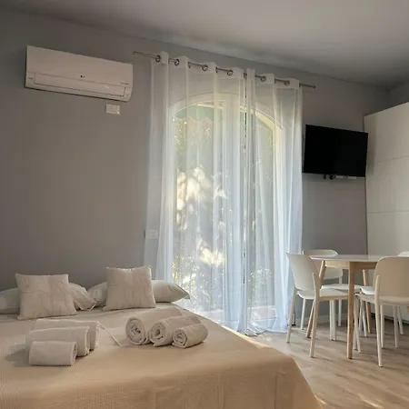 Manon Apartment *